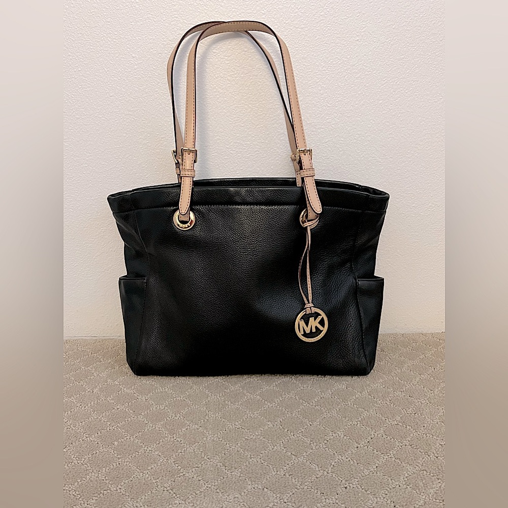 Michael Kors Soft Pebbled Leather Tote Bag/Purse | Color: Black | Gently Used